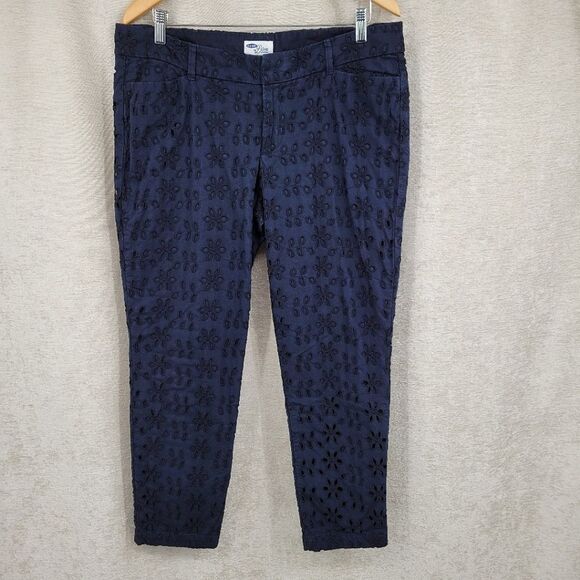 Old Navy The Diva Blue Eyelet Cutwork Floral Patterned Women's Cropped Pants - Picture 1 of 9